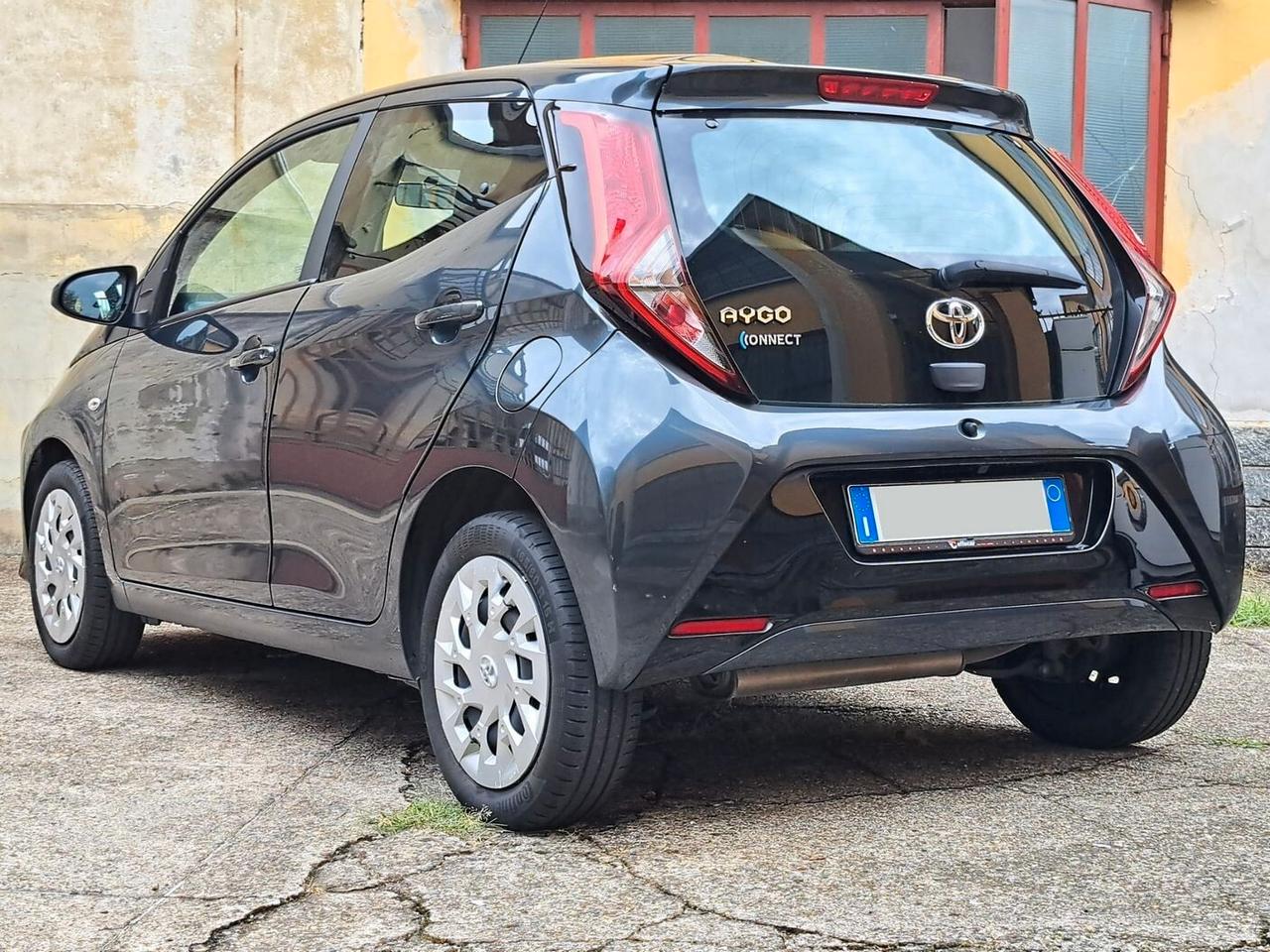 Toyota Aygo 1.0 VVT-i 69 CV 5 porte x-business MMT