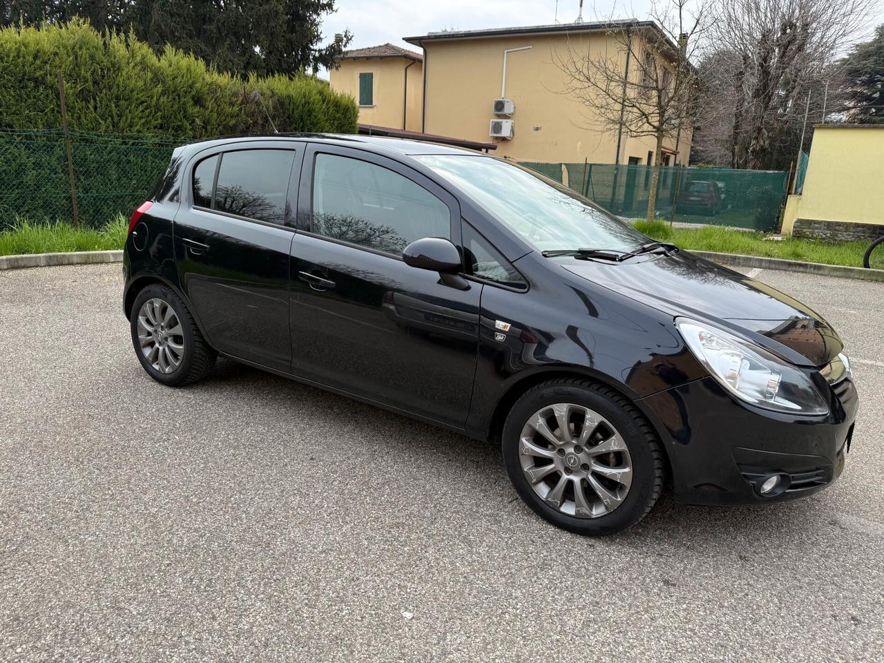 Opel Corsa 1.2 -NEOPATENTATI - 12 MESI DI GARANZIA -