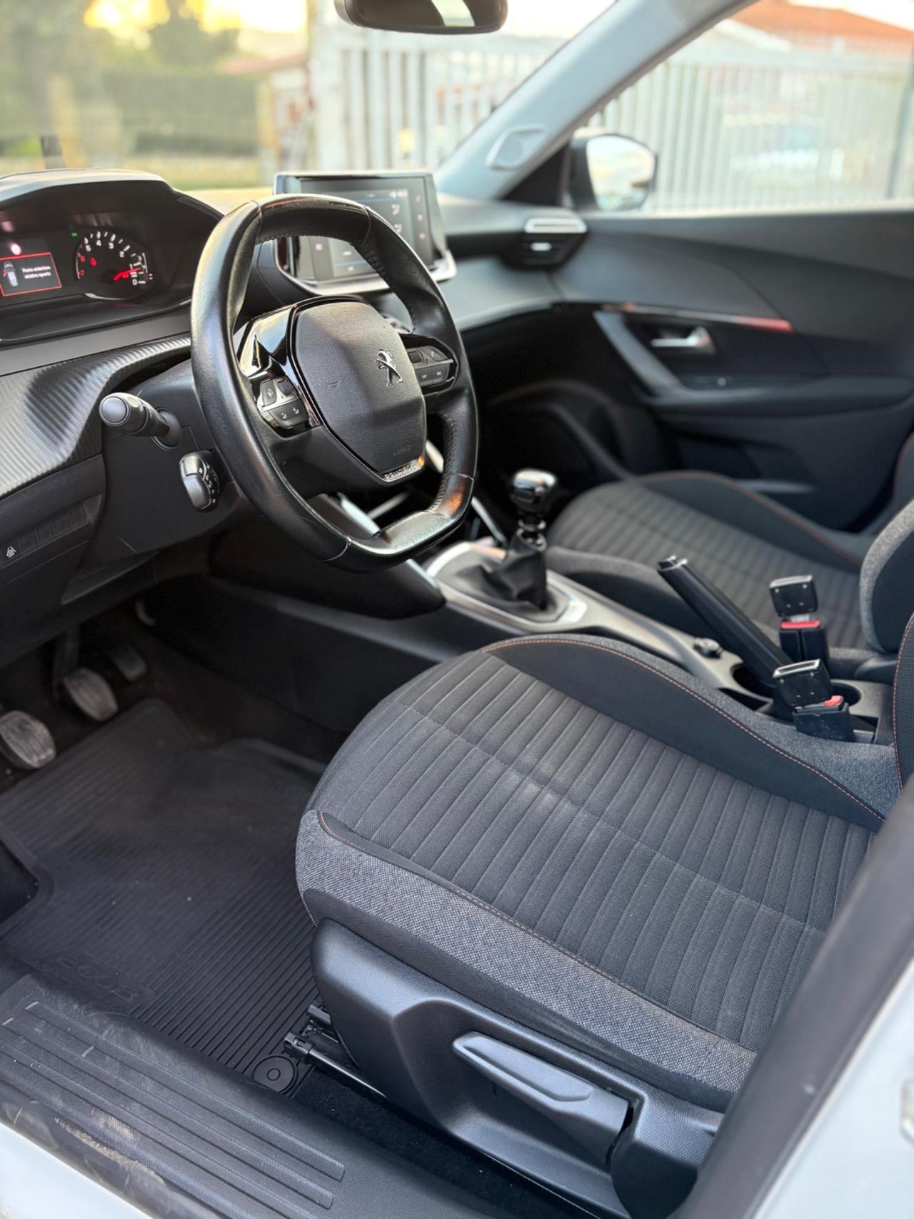 Peugeot 2008 PureTech 100 S&S Allure