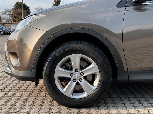 Toyota RAV 4 RAV4 2.0 D-4D 2WD Active