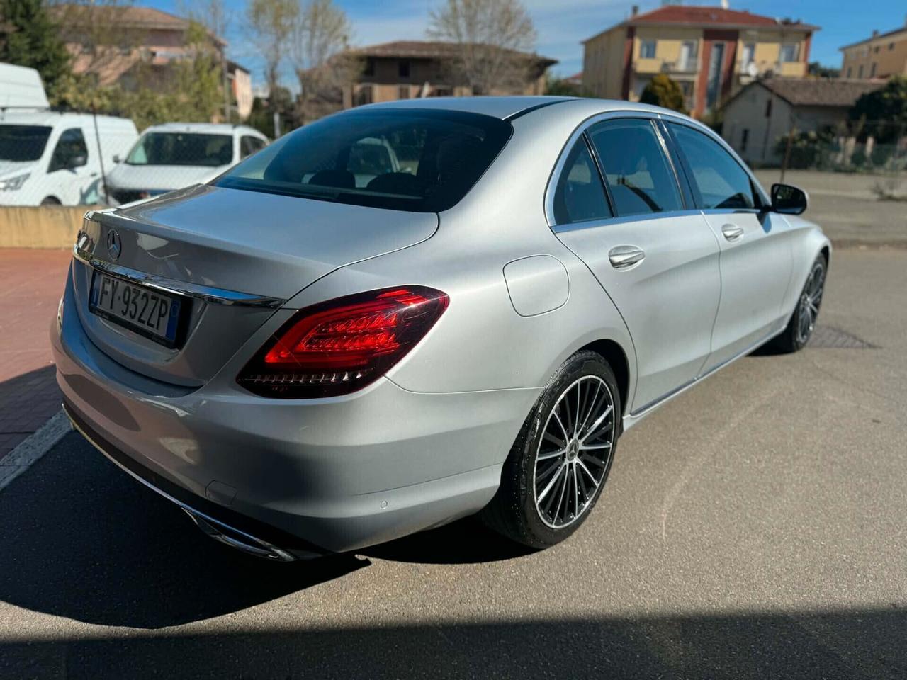 Mercedes Benz C200 Anno 2019 1.6 Diesel ACCESSORIATA