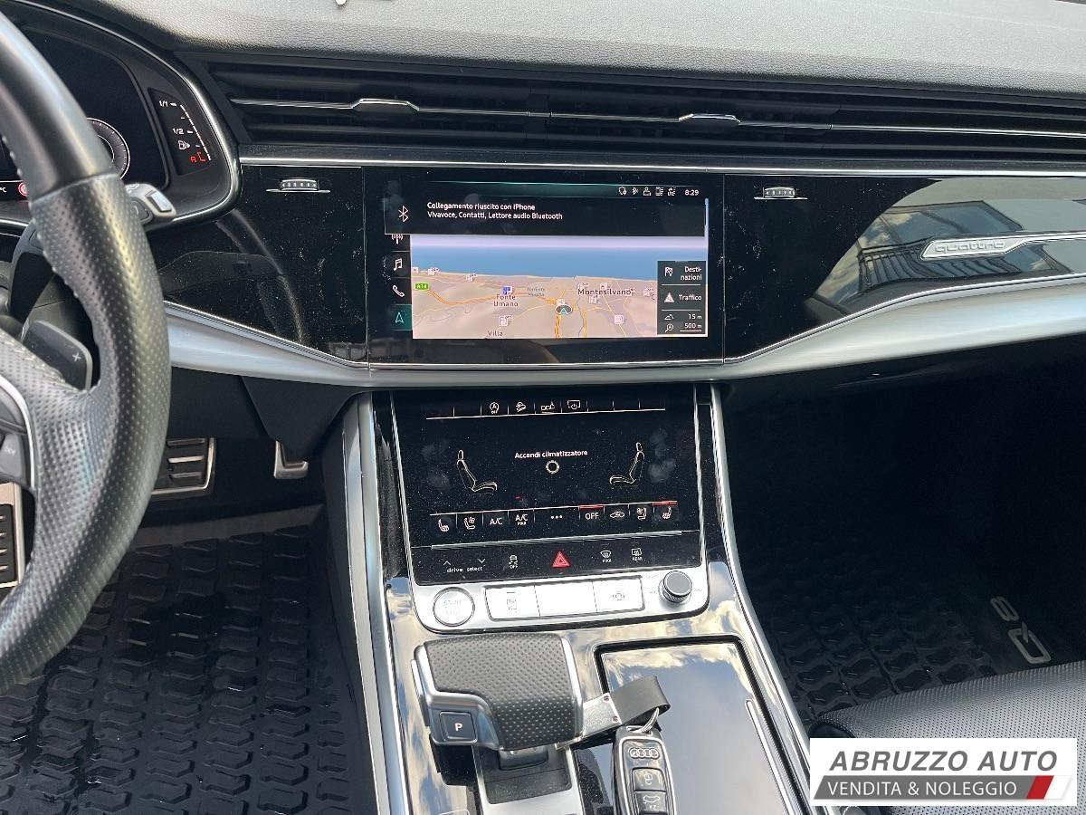 AUDI Q8 50 TDI 286 CV quattro tiptronic Sport Tetto+Gancio