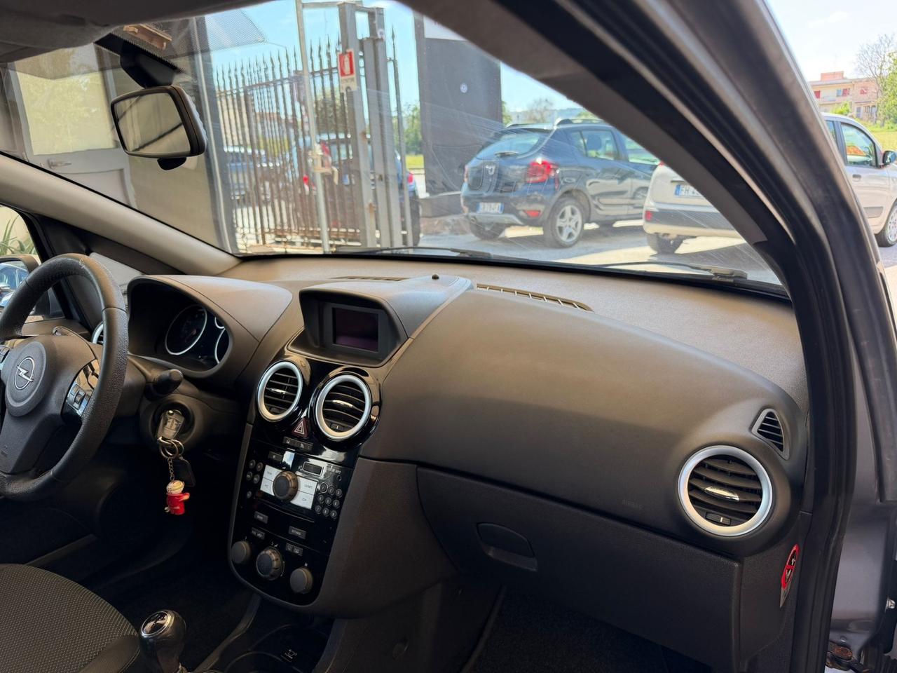 Opel Corsa 1.4 16V 5 porte Cosmo
