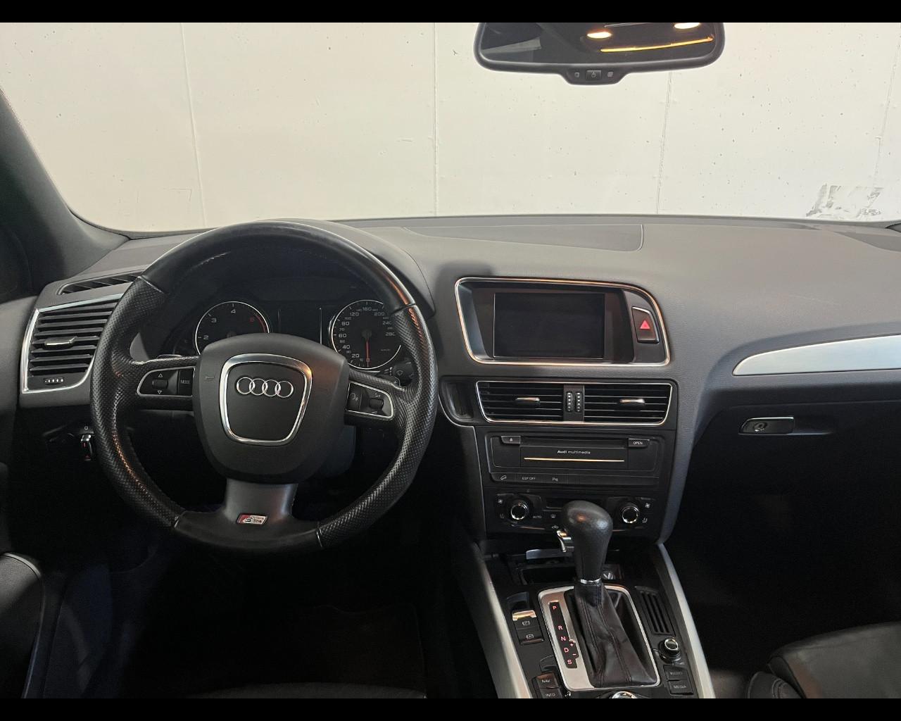 AUDI Q5 3.0 V6 TDI S-TRONIC QUATTRO