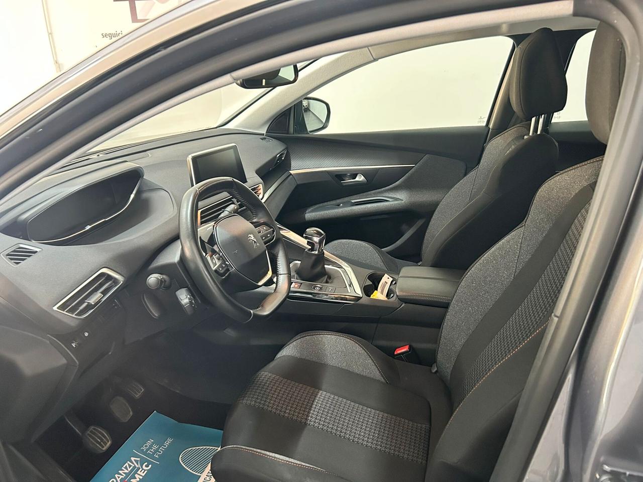 Peugeot 3008 BlueHDi 130 S&S Allure