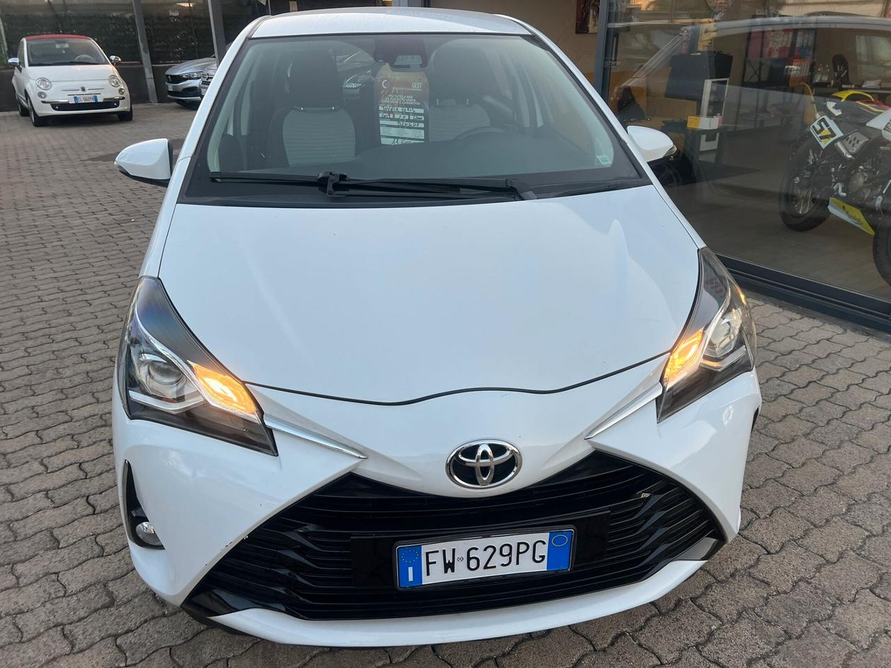 Toyota Yaris 1.0 72 CV 5 porte Lounge