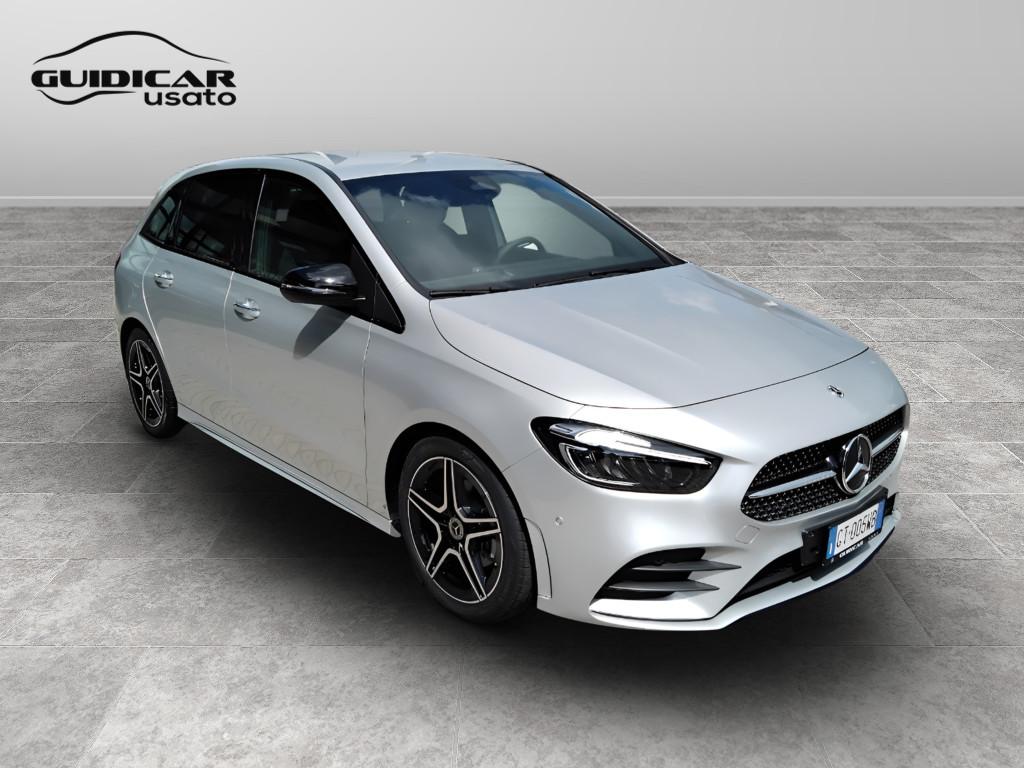 Mercedes-Benz Classe B - W247 2023 - B 180 d AMG Line Premium auto