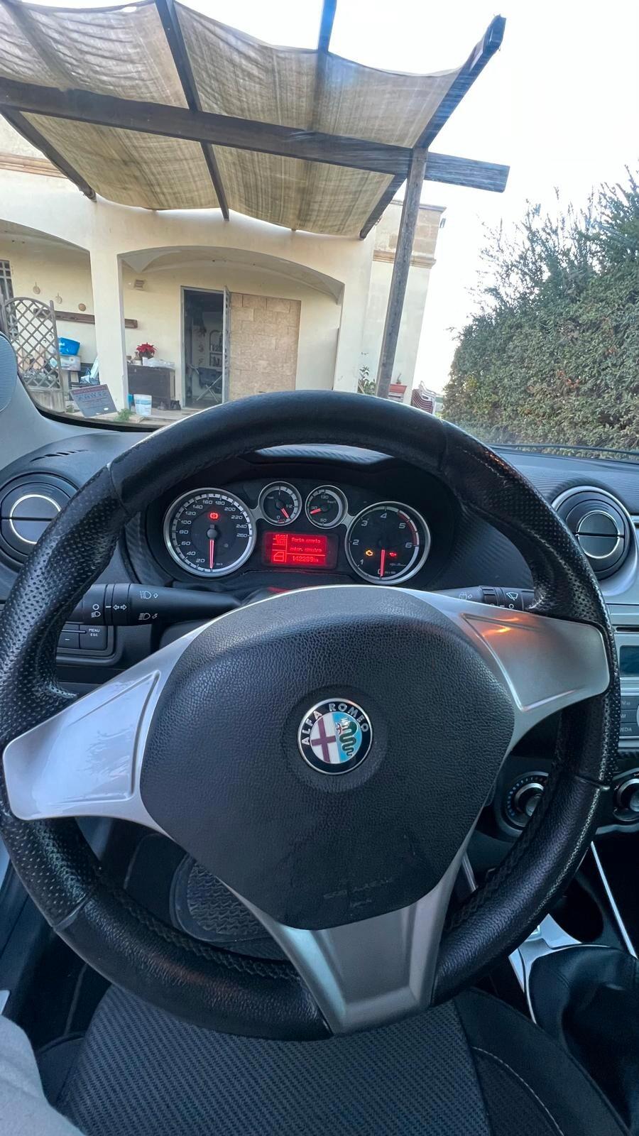 Alfa Romeo MiTo 1.6 JTDm 16V Distinctive Sport Pack