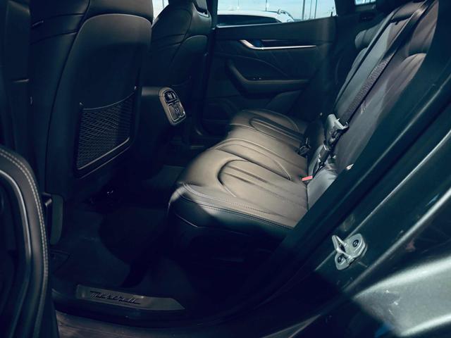 MASERATI Levante V6 Diesel 275 CV AWD Gransport Black Tetto,