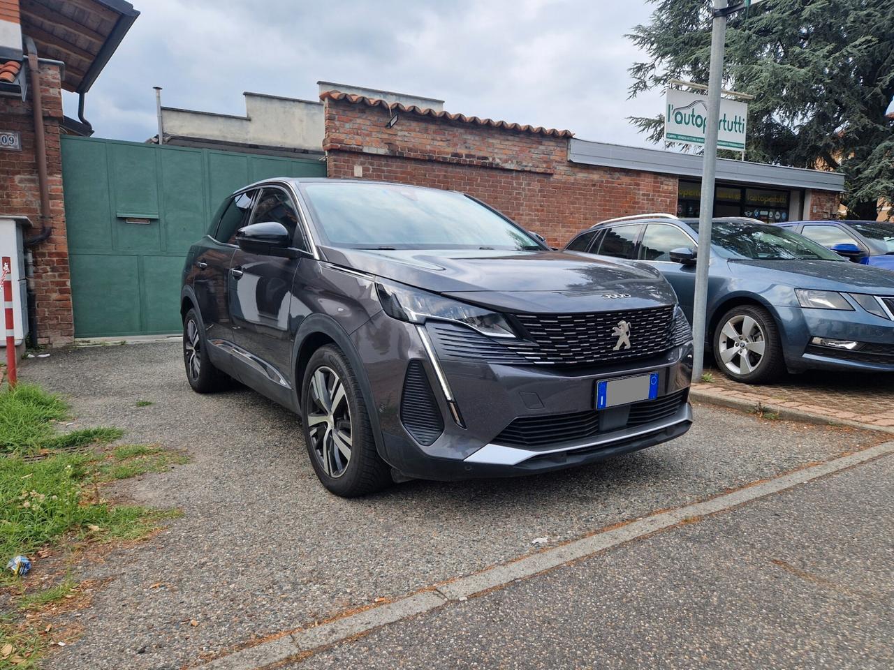 Peugeot 3008 1.5 130CV "67.200 km" AUTOMATICA, Carplay, Telecamera 360