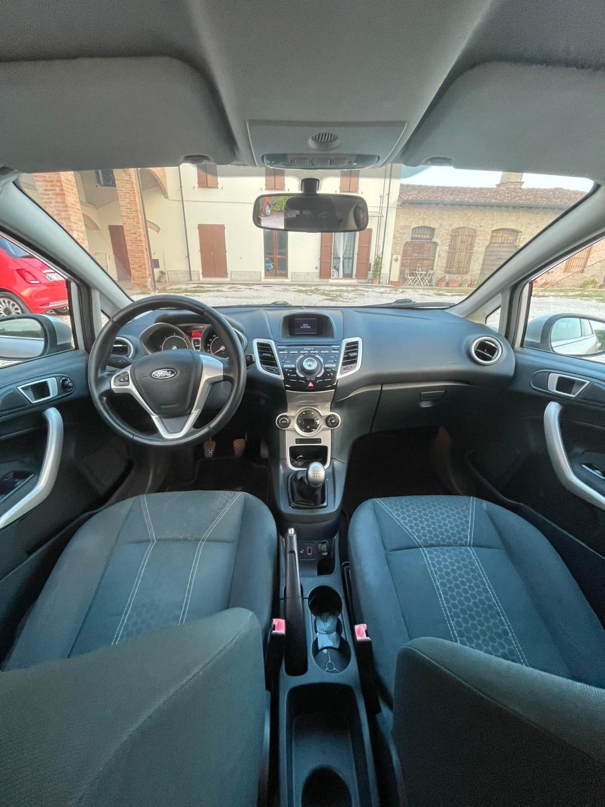 Ford Fiesta 1.4 TDCi 70CV 5 porte Titanium