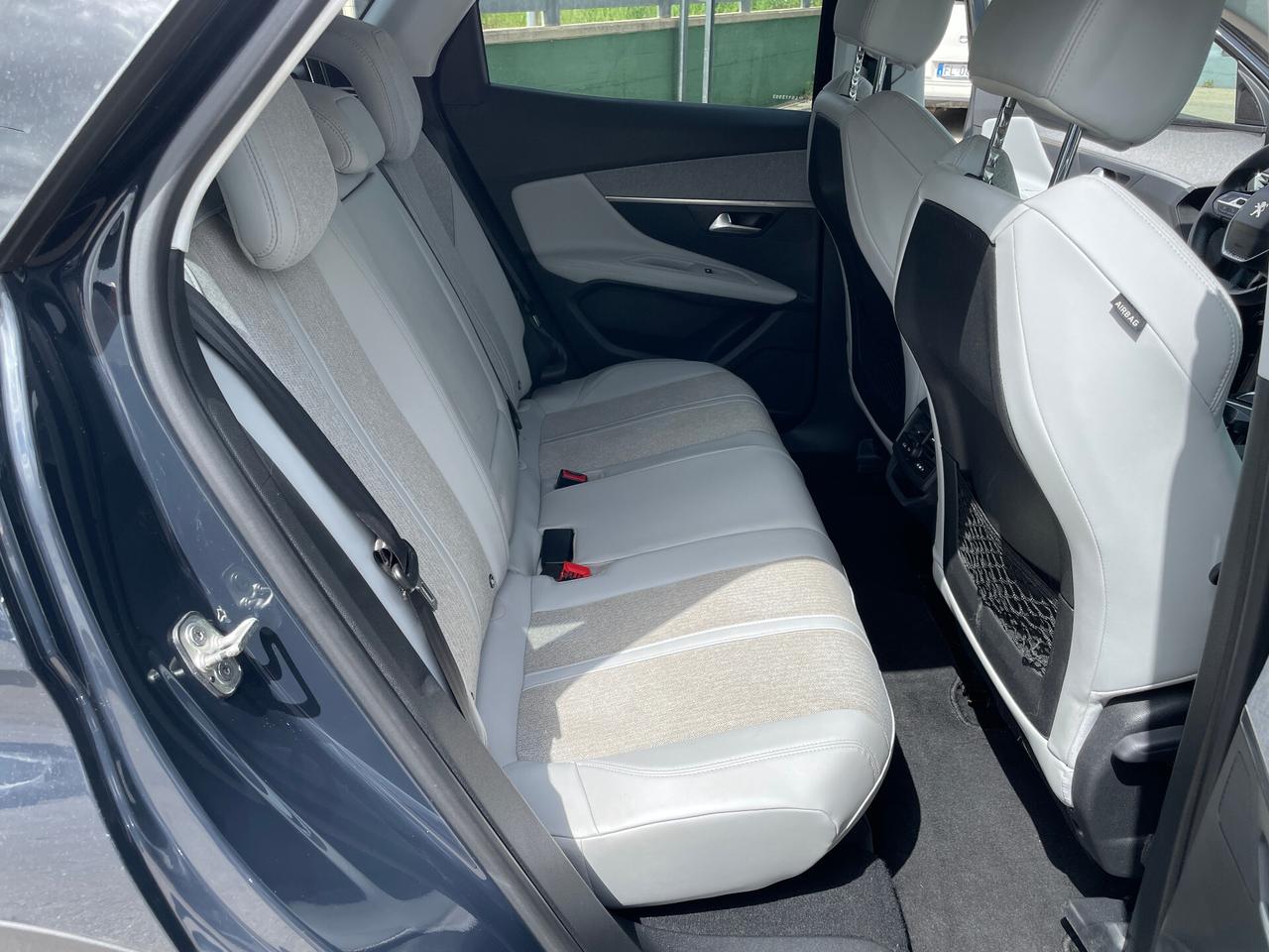 Peugeot 3008 1.5 BlueHDi 130cv Allure