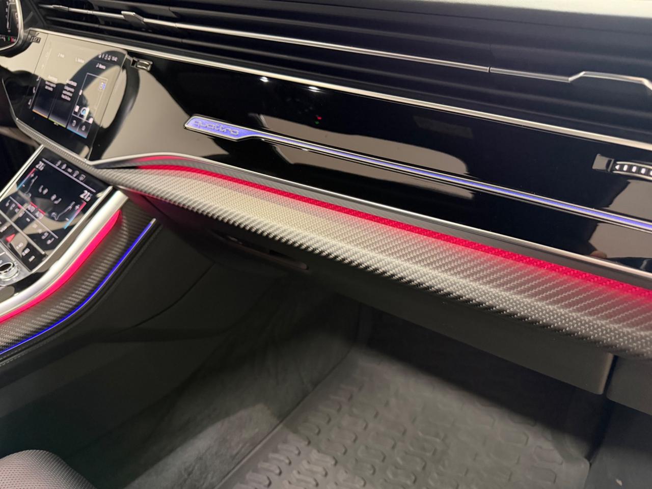 Audi Q8 RS TFSI V8 quattro tiptronic