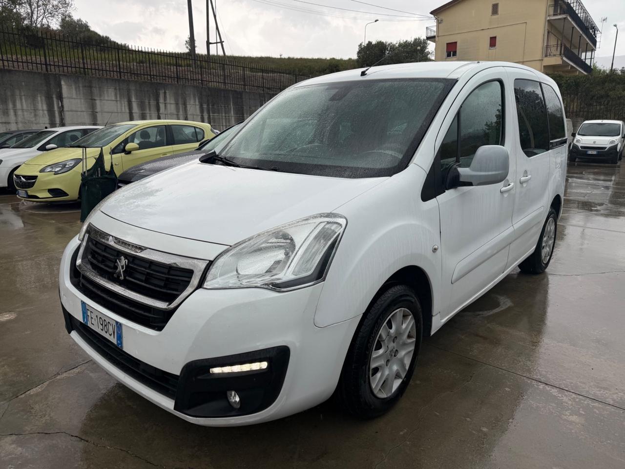 Peugeot Partner Tepee BlueHDi 100 / 5porti