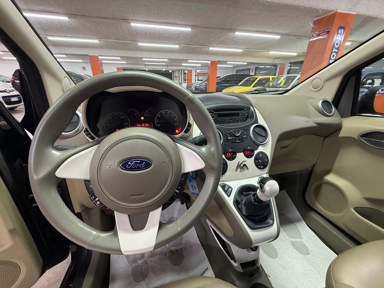 Ford Ka Ka 1.2 69CV Titanium TETTO PANOR.