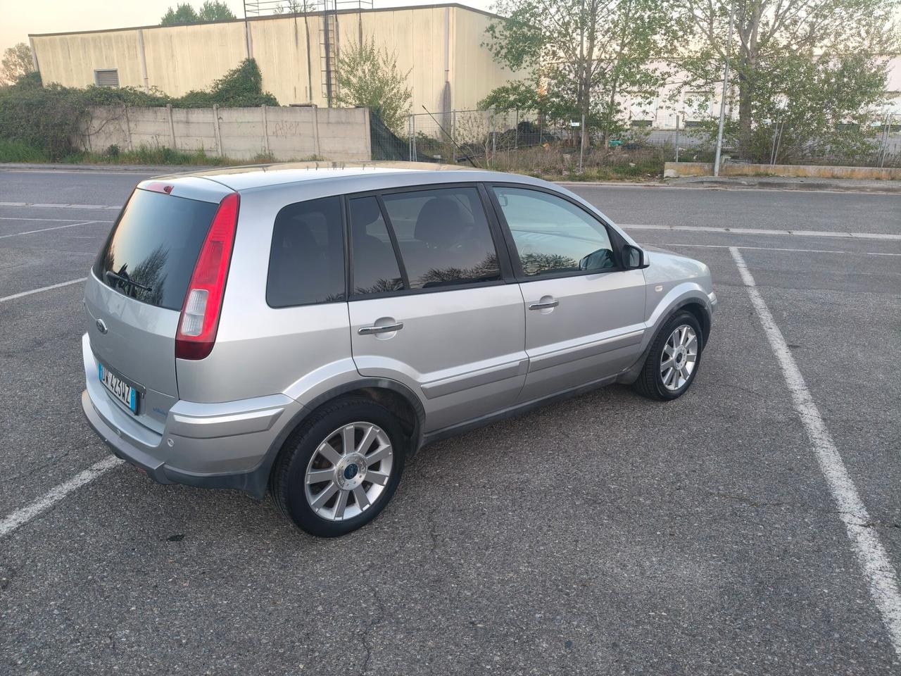 Ford Fusion 1.6 5 porte SOLAMENTE 115.000 KM