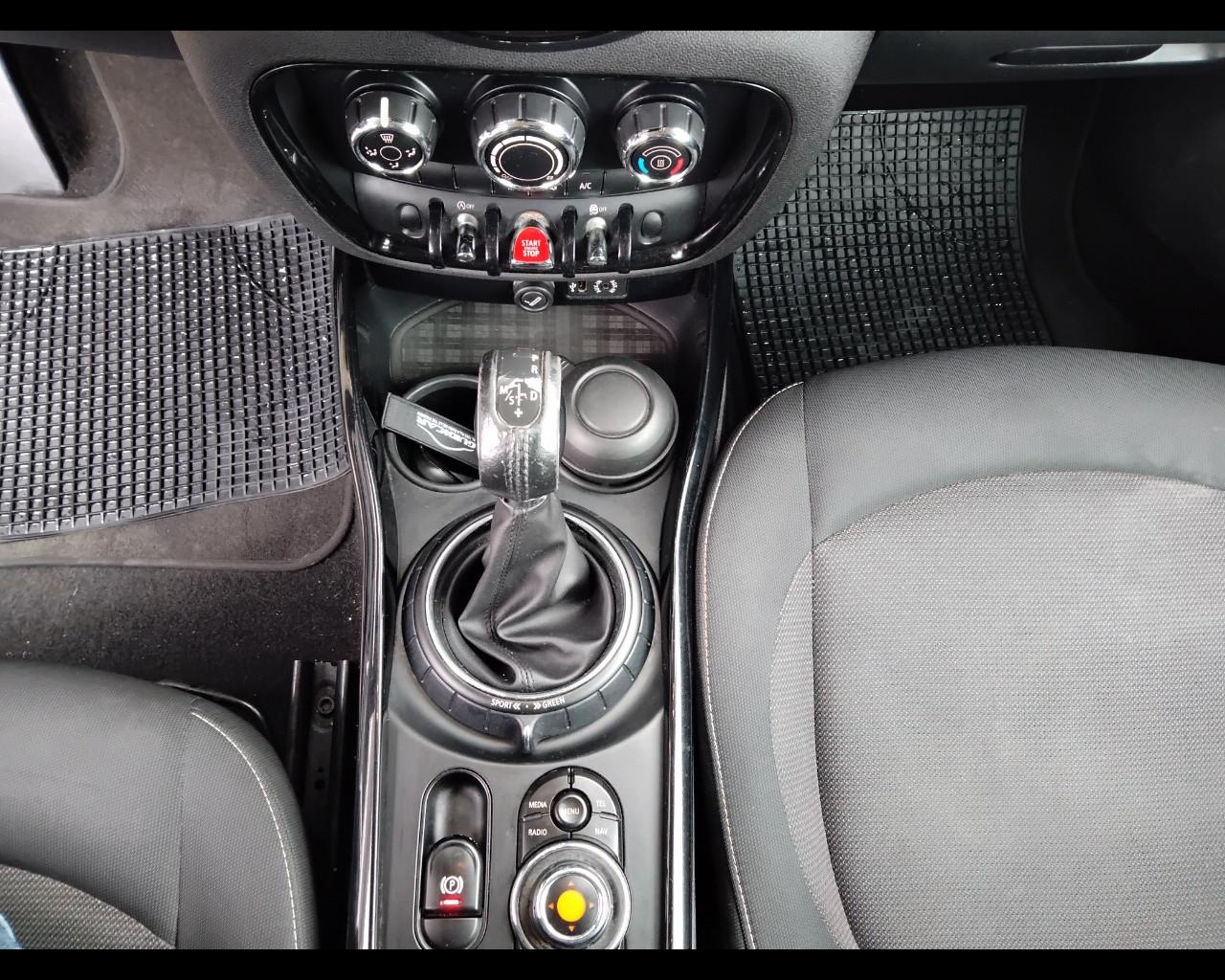 MINI Mini IV F54 2016 Clubman - Mini Clubman 2.0 Cooper D auto