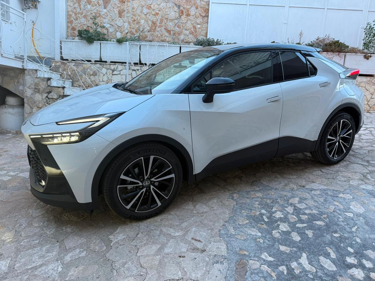 Toyota C-HR 2.0 PHEV Lounge