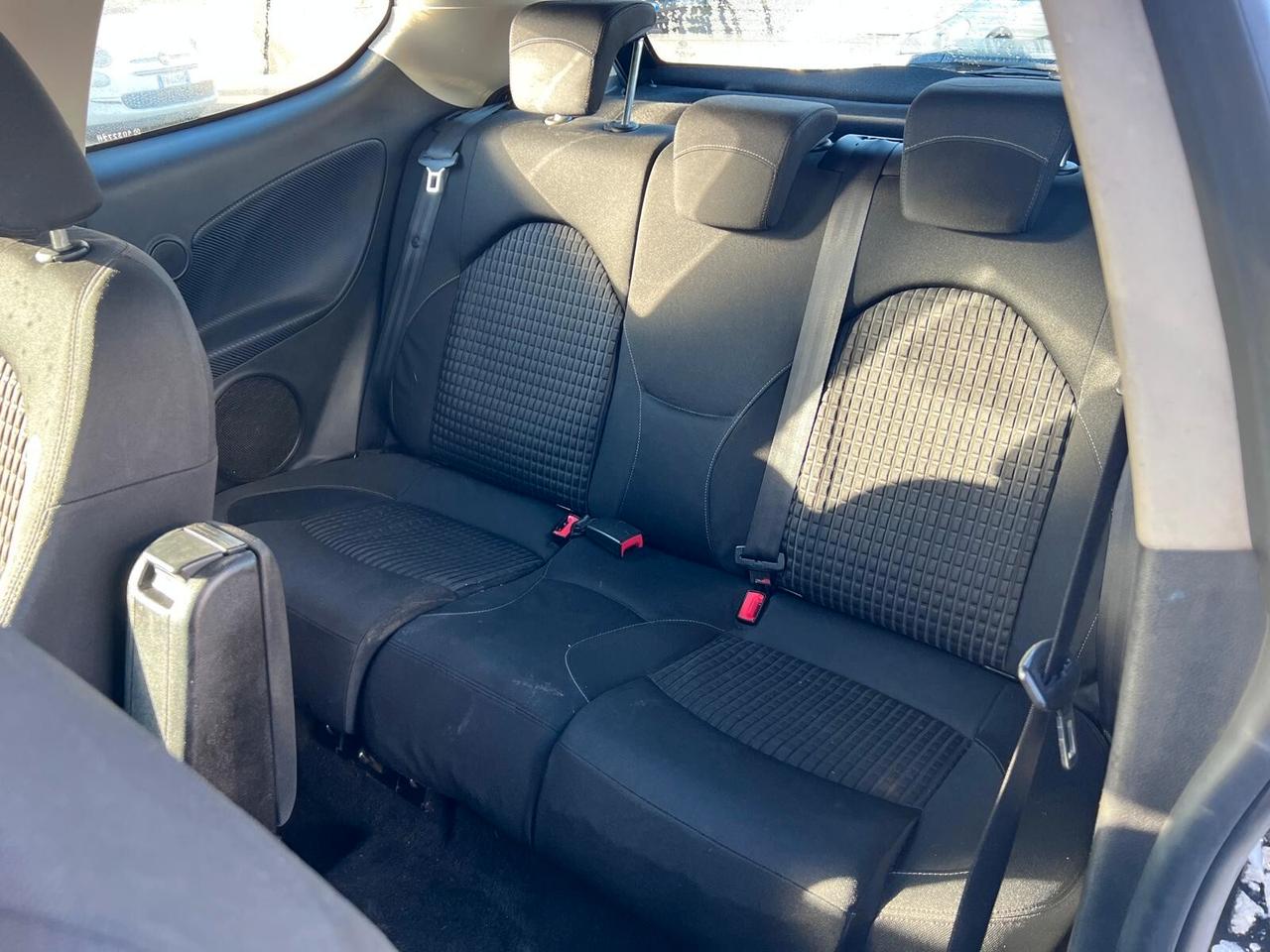 Alfa Romeo MiTo 1.6 JTDm 16V Distinctive Sport Pack