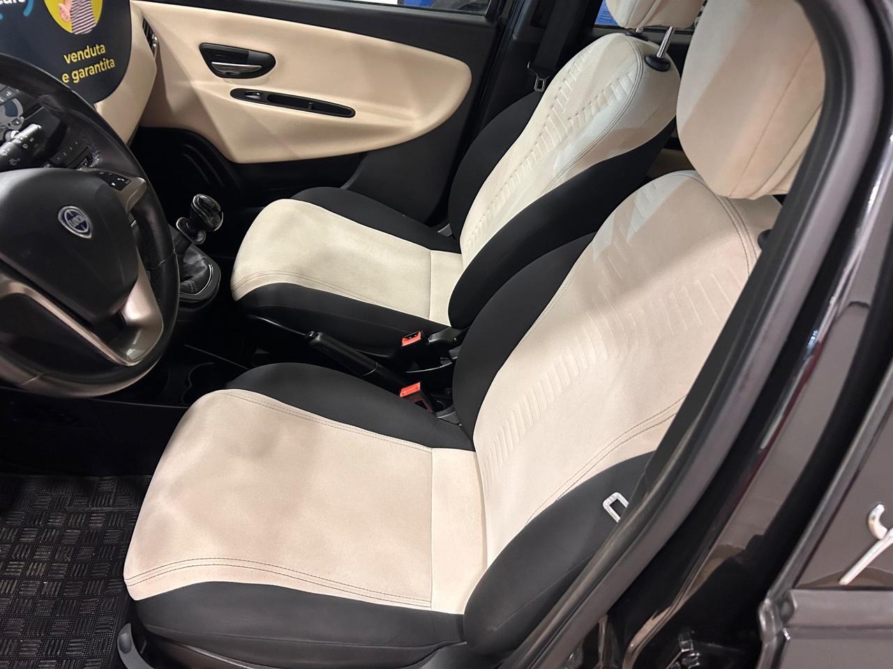 Lancia Ypsilon 1.2 69 CV 5 porte Gold