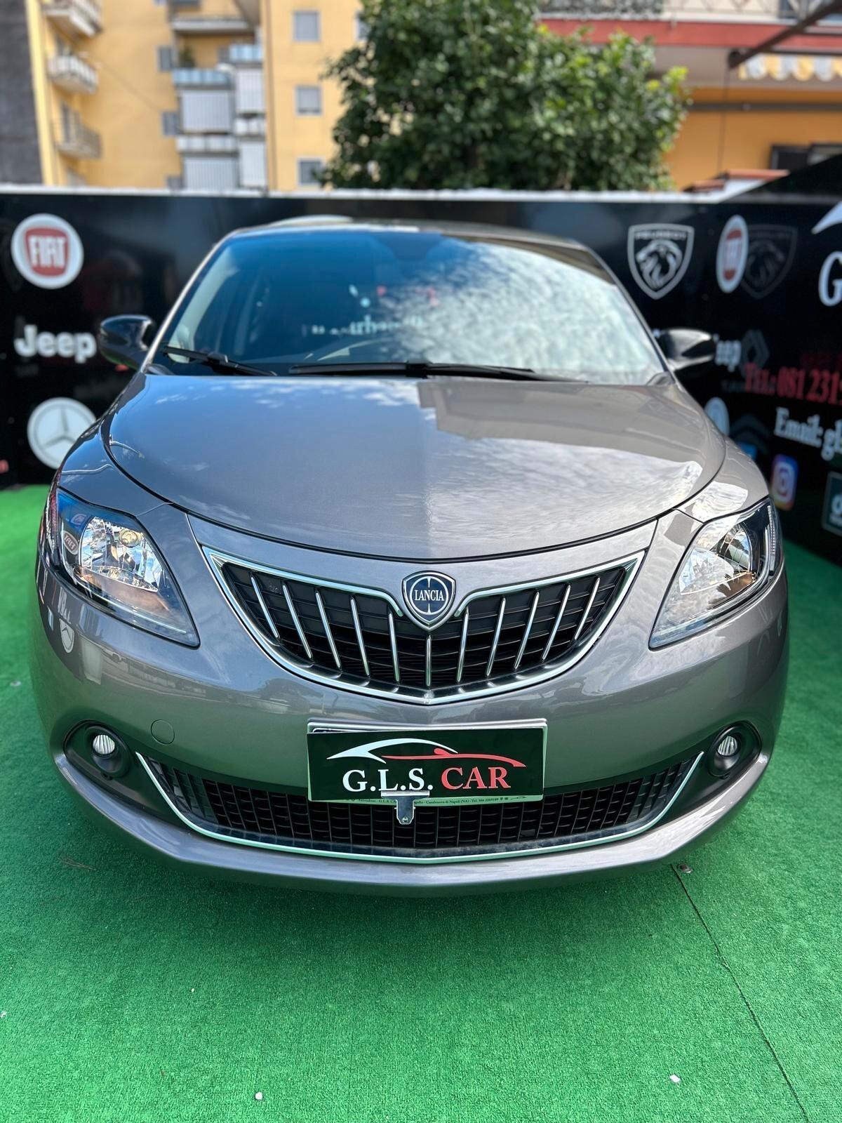 Lancia Ypsilon 1.0 Benzina Hybrid