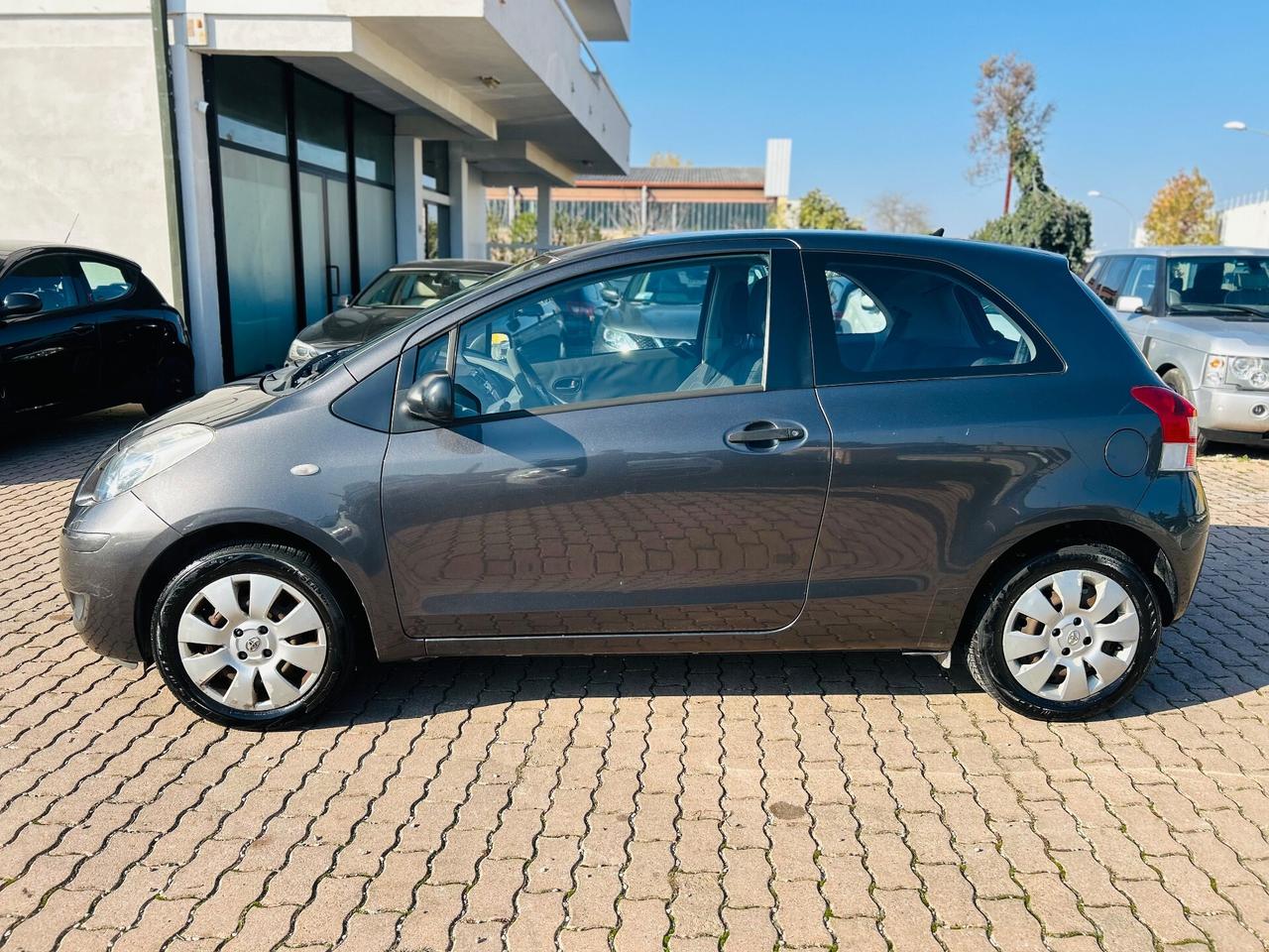 Toyota Yaris 1.0 3P Luxury pack