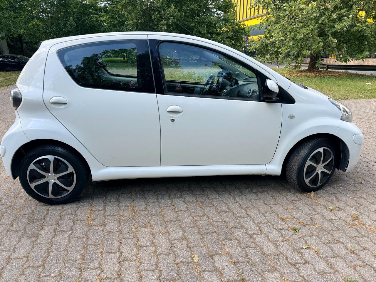 Toyota Aygo 1.0 12V VVT-i 5 porte Sol Connect