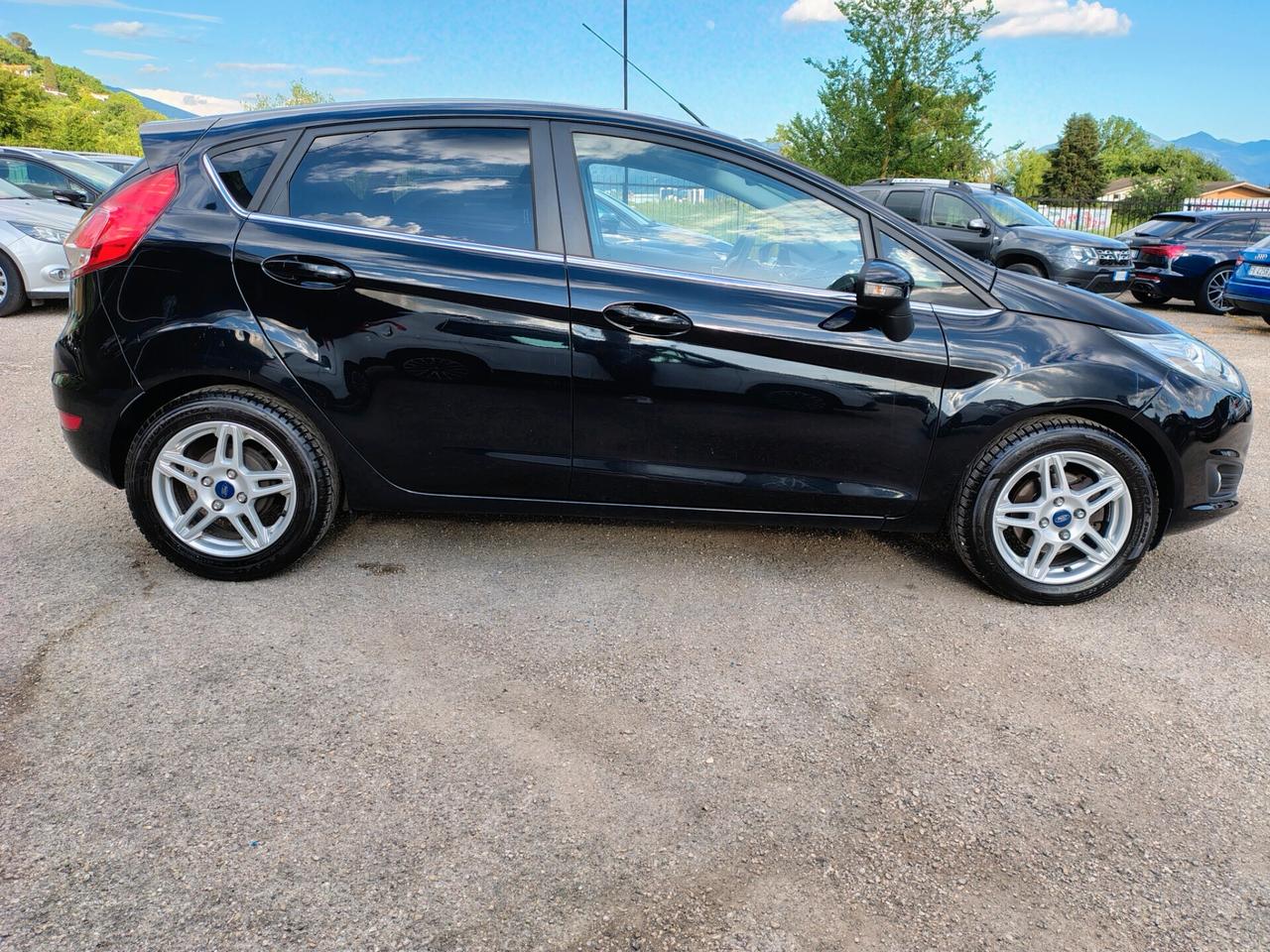 Ford Fiesta 1.5 TDCi 75CV 5 porte Titanium