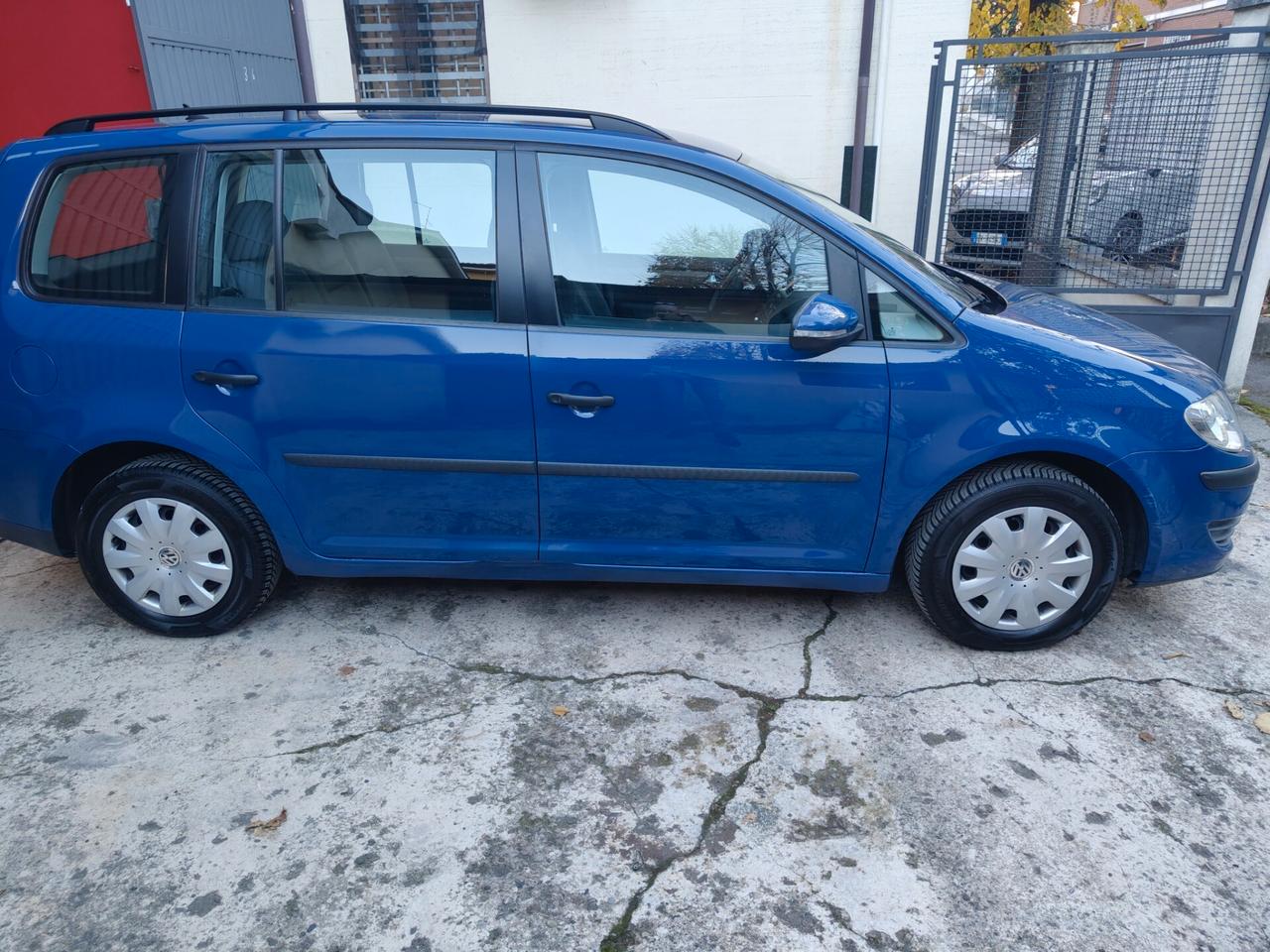 Volkswagen Touran 1.6 Conceptline