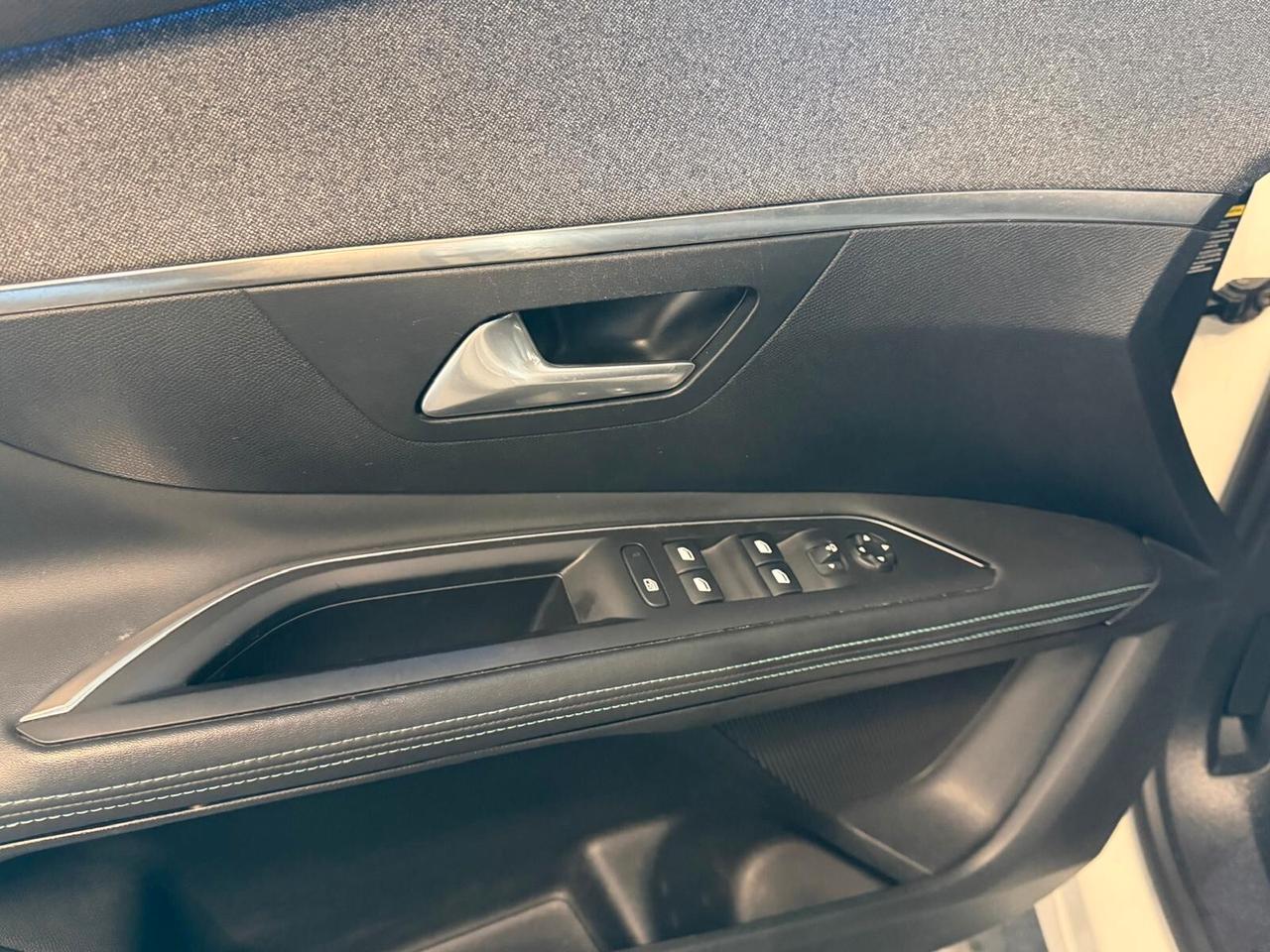 PEUGEOT 3008 ALLURE 1.5 130CV NAVI CRUISE CAM ANNO 2021