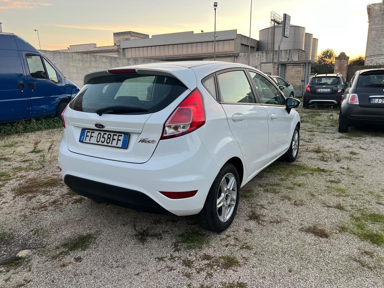 Ford Fiesta 1.5 TDCi 75CV 5 porte Titanium