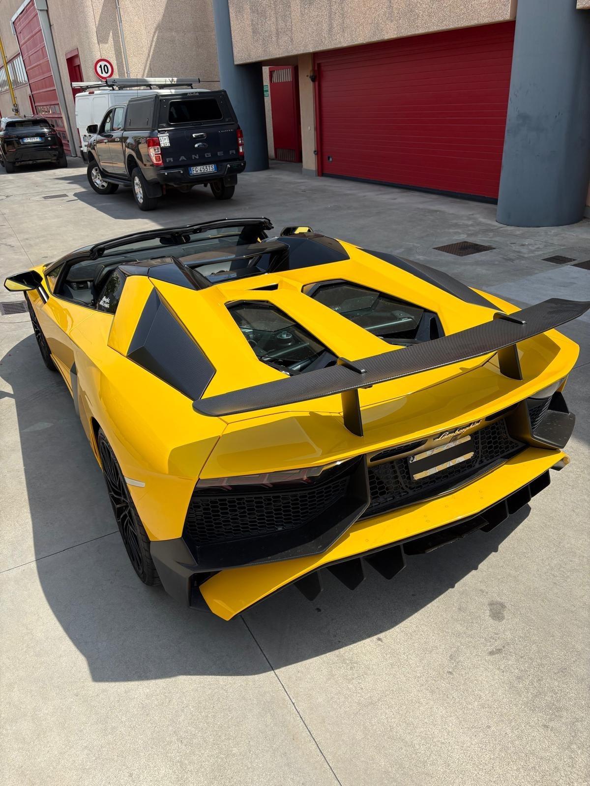 Lamborghini Aventador 6.5 V12 LP750-4 Superveloce Roadster