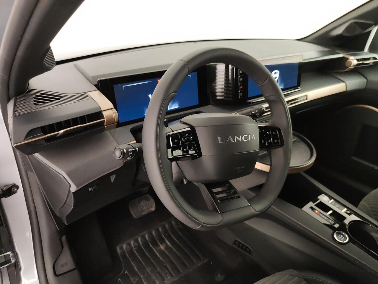 Lancia Ypsilon Hybrid e-DCT LX