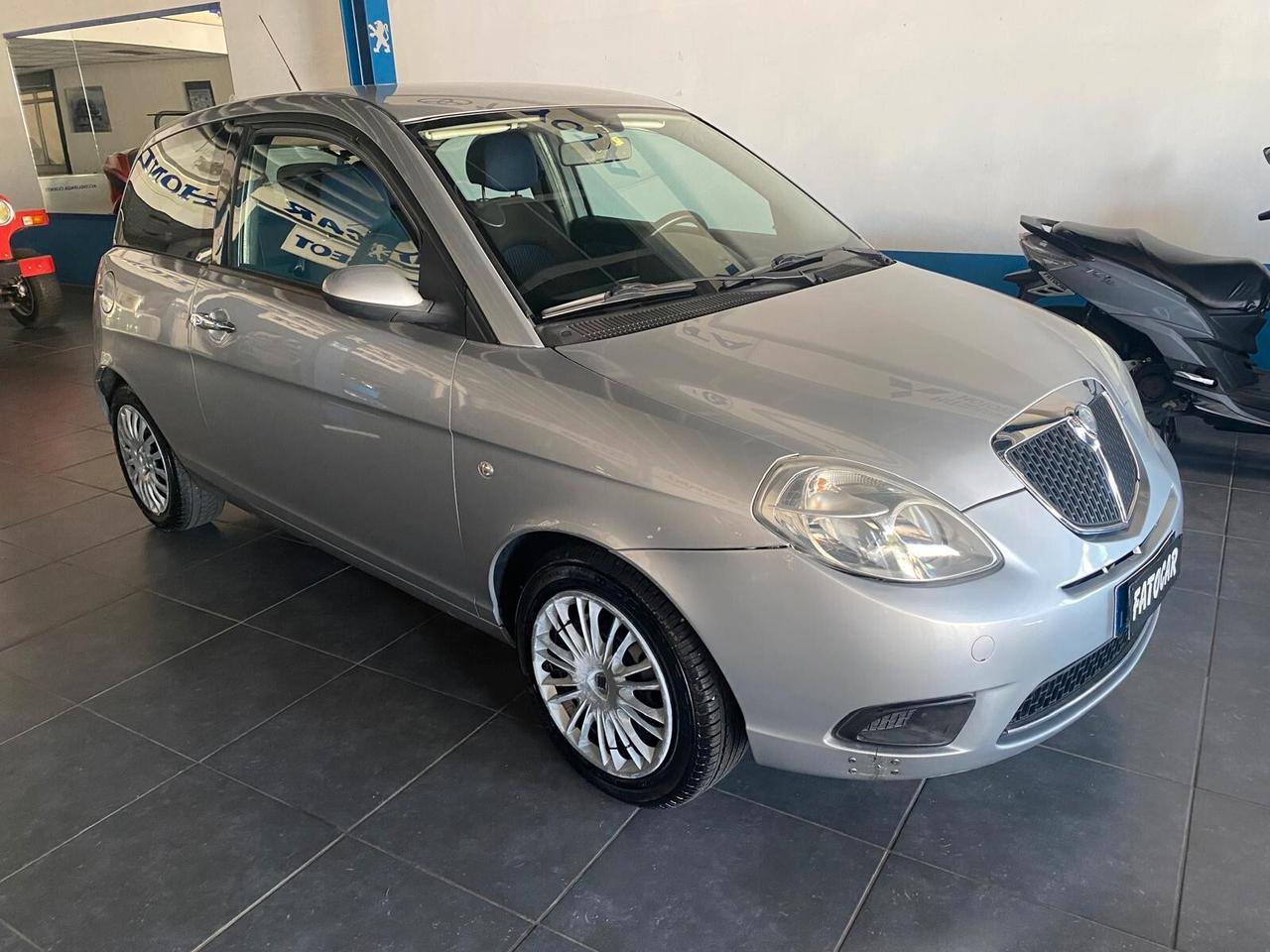 Lancia Ypsilon 1.2 Argento