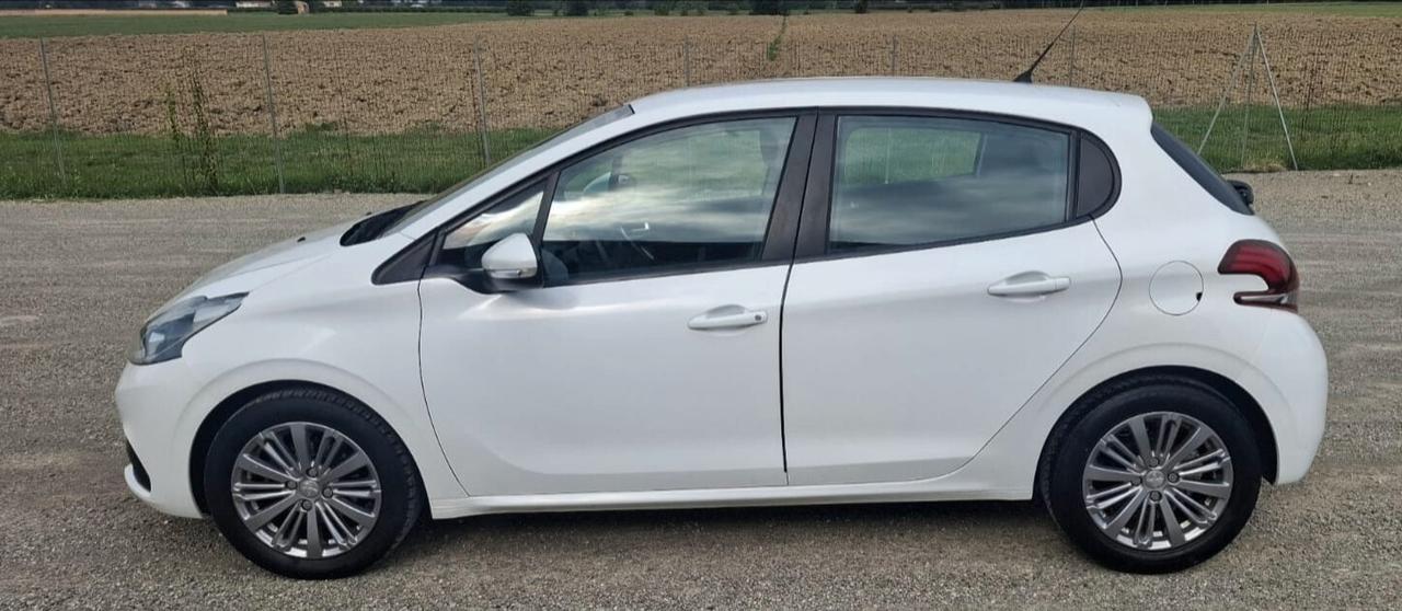 Peugeot 208 PureTech 82 5p. GPL Allure