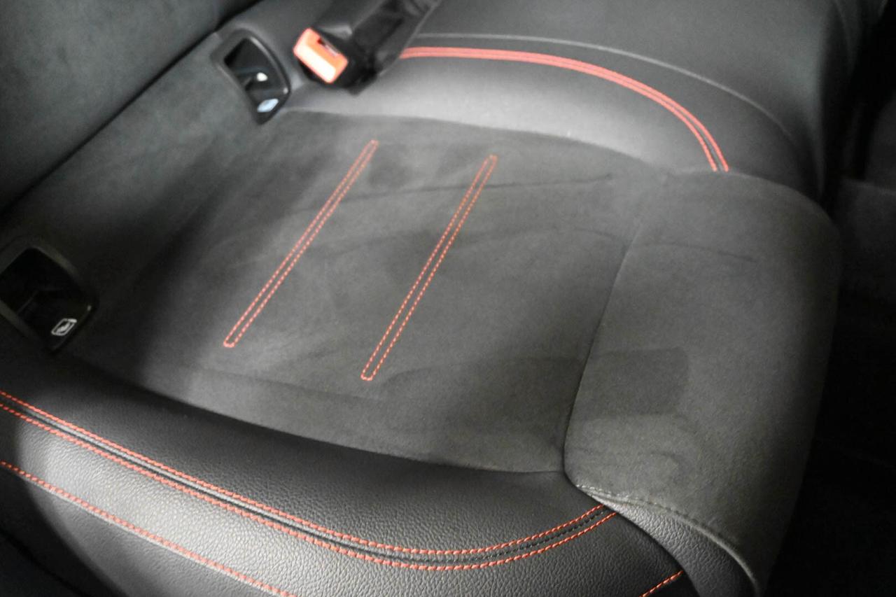 MERCEDES GLA (H247) GLA 200 d Automati...