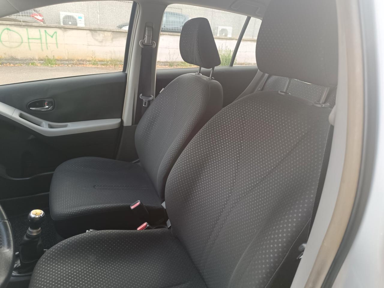 Toyota Yaris 1.0 5 porte SOLAMENTE 108.000 KM