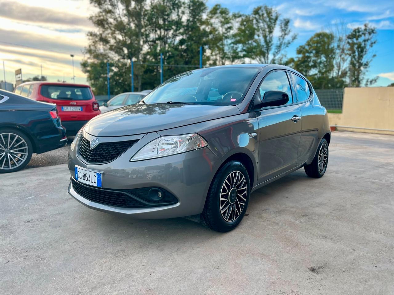 Lancia Ypsilon 1.0 FireFly 5 porte S&S Hybrid Ecochic