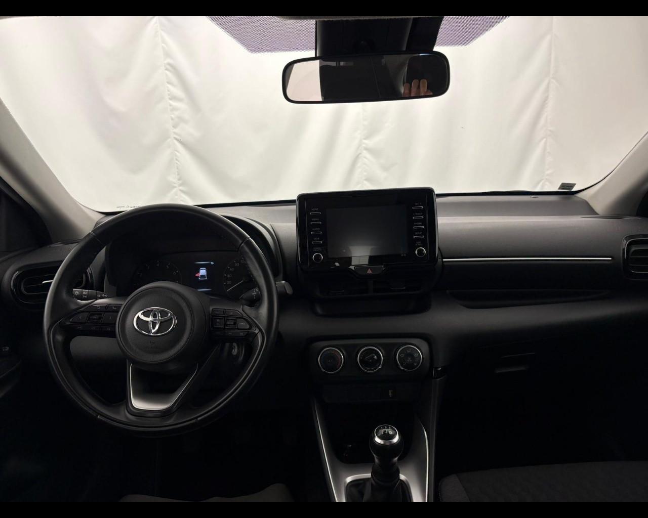 TOYOTA Yaris 1.0 Active