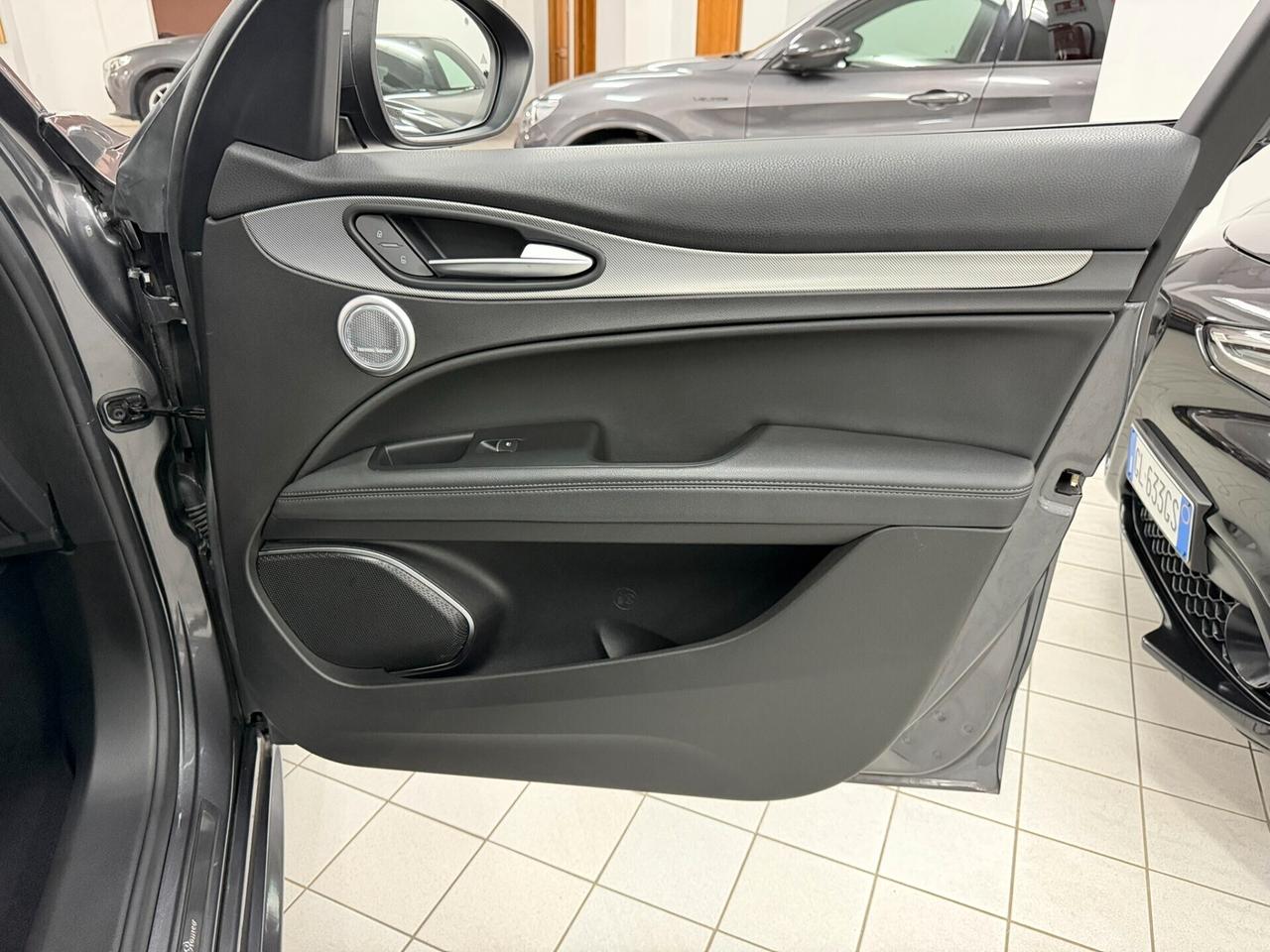 Alfa Romeo Stelvio 2.2 TD 210 CV VELOCE TETTO HARMAN KARDON Q4