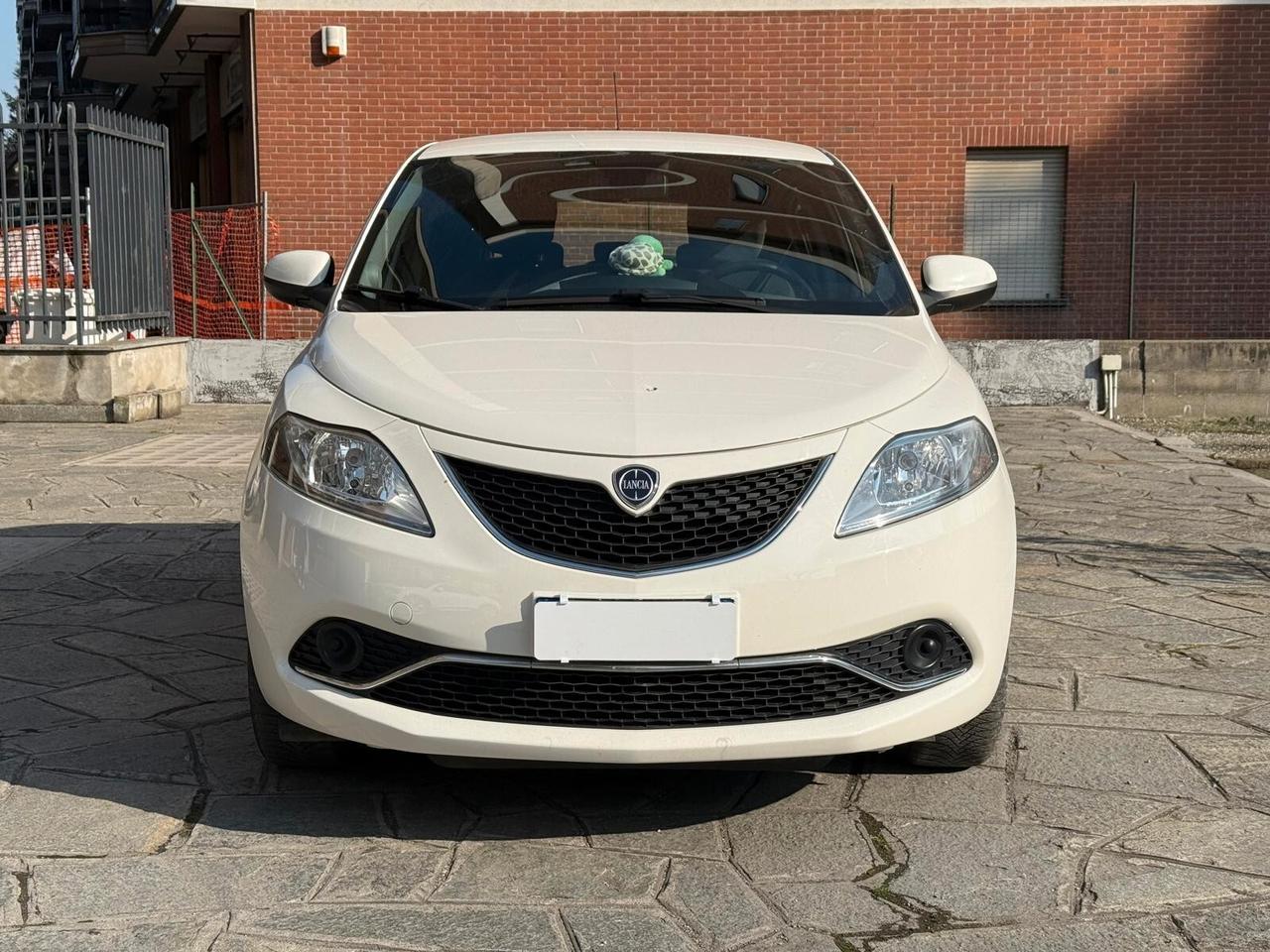 Lancia Ypsilon 1.2 69 CV 5 porte GPL Ecochic Silver