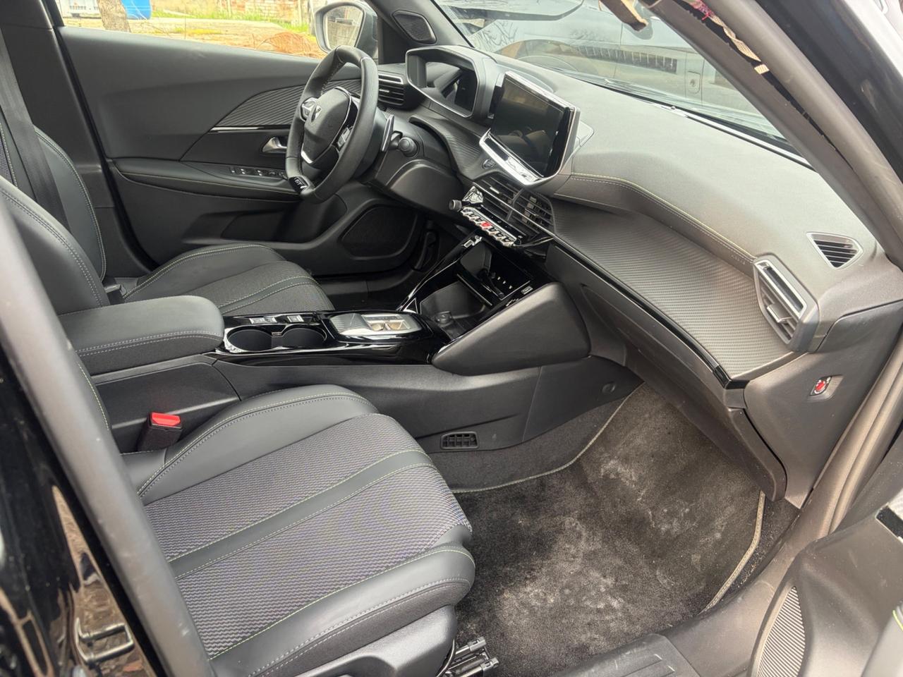 Peugeot 2008 Hybrid GT Exclusive 2025 INCIDENTATA