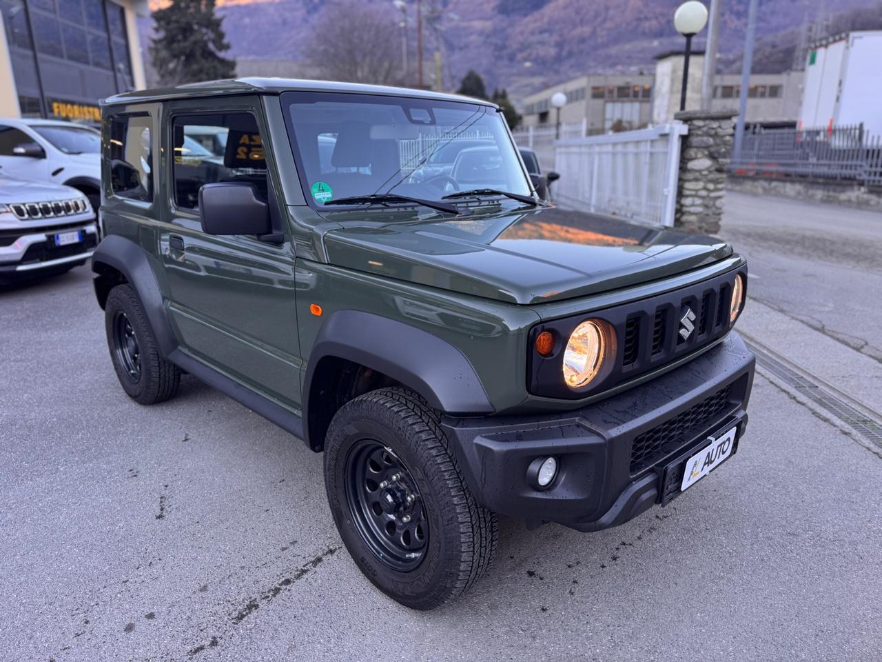 Suzuki Jimny 1.5 5MT Top