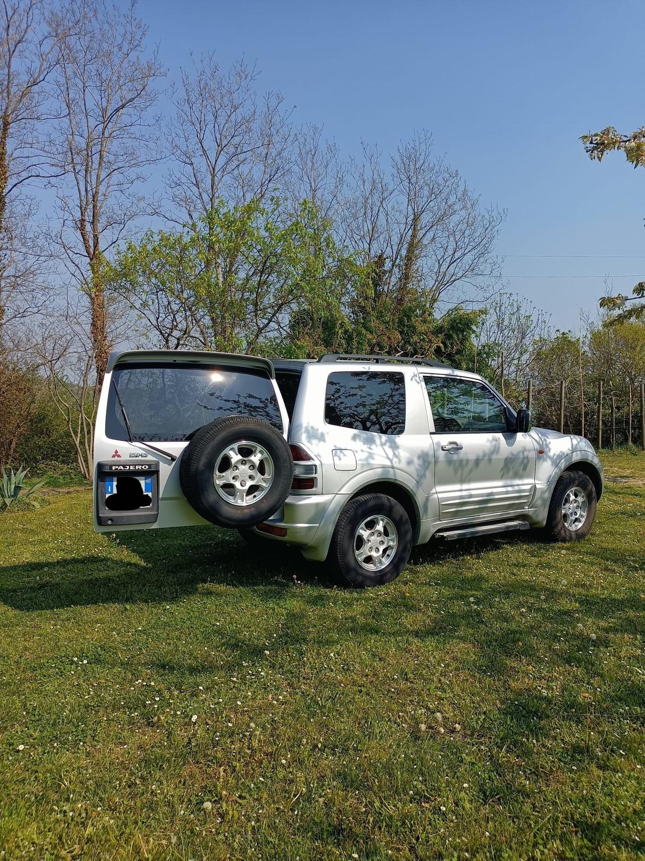 Mitsubishi Pajero 3.2 16V DI-D 3p. GLX