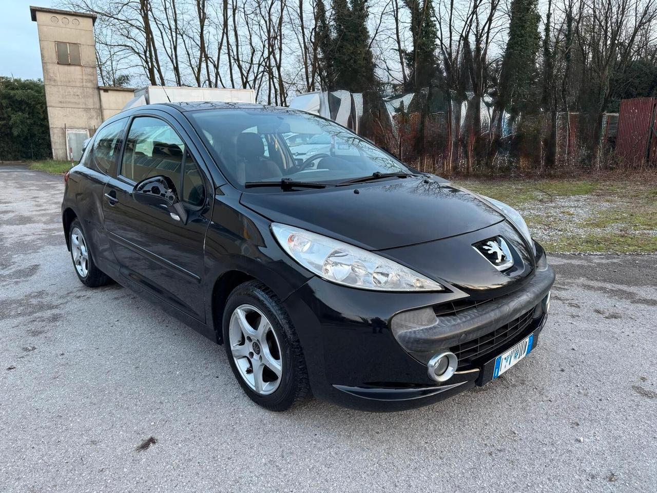 Peugeot 207 1.4 HDi 70CV 3p. ONE Line