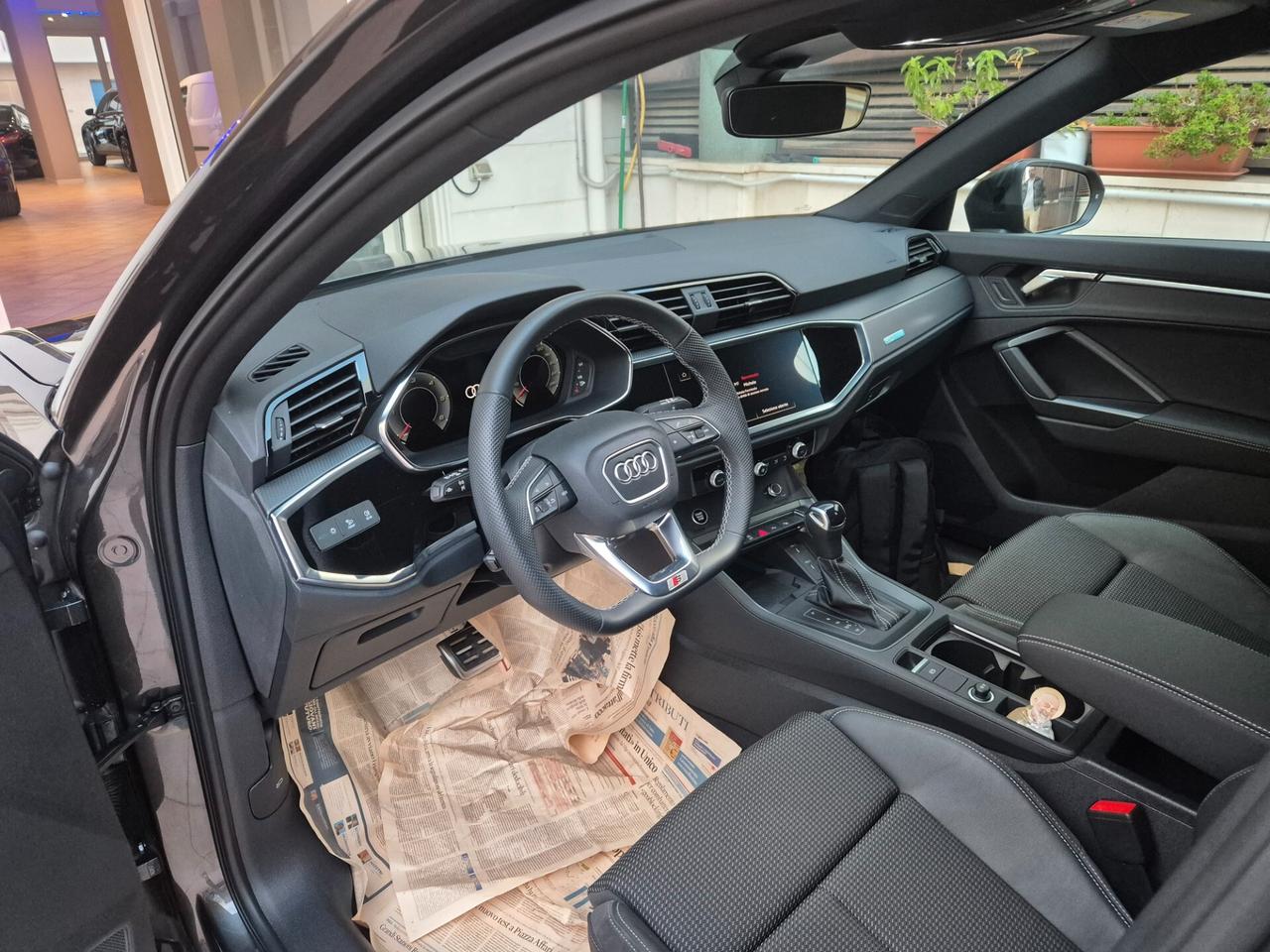 Audi Q3 SPORTBACK SPB 35 TDI S tronic line IDENTITY BLACK