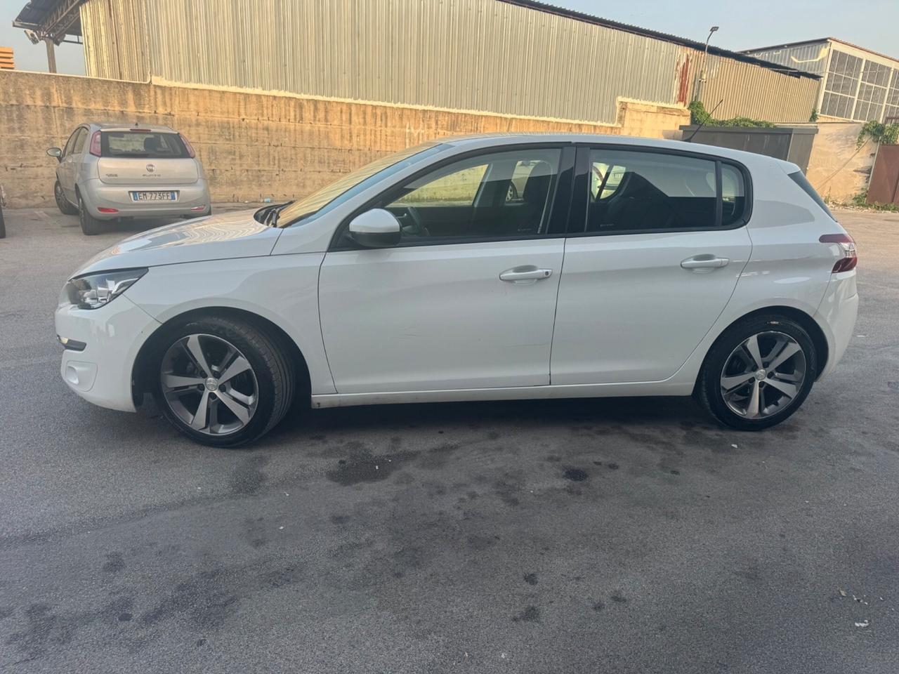 Peugeot 308 1.6 HDi 92 CV Allure