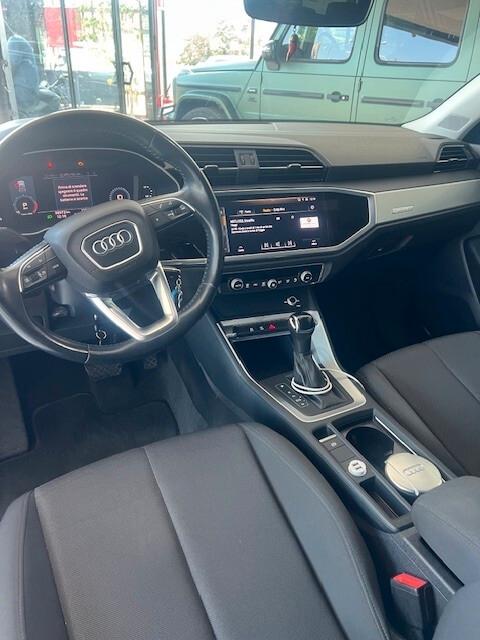 Audi Q3 40 TDI quattro S tronic Business Advanced