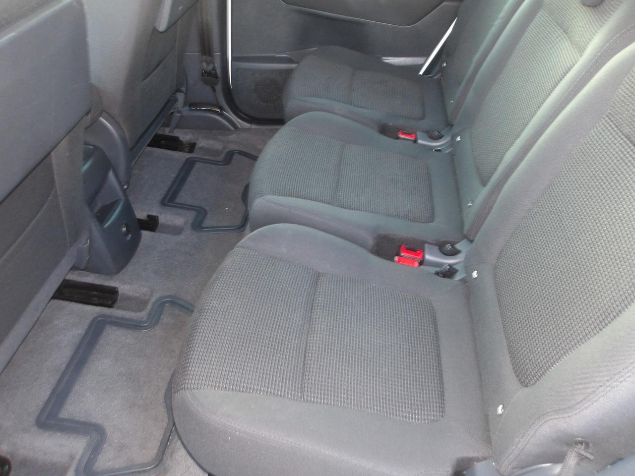 PEUGEOT 5008 1.6 DIESEL-GARANZIA FULL