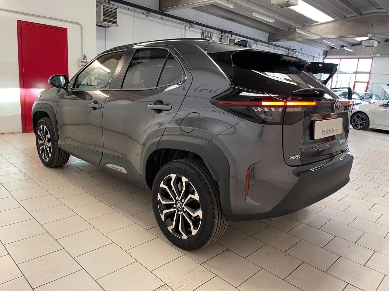 Toyota Yaris Cross Trend 1.5h fwd 130cv e-cvt-Ok Neopatentati-LEGGI SOTTO